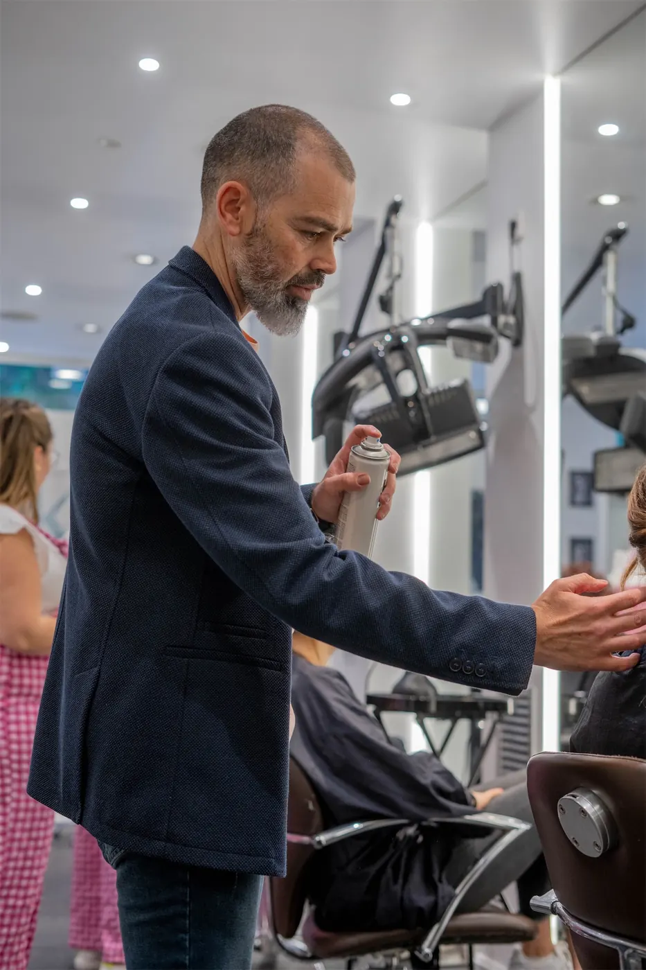 David Suquet retocant un recollit